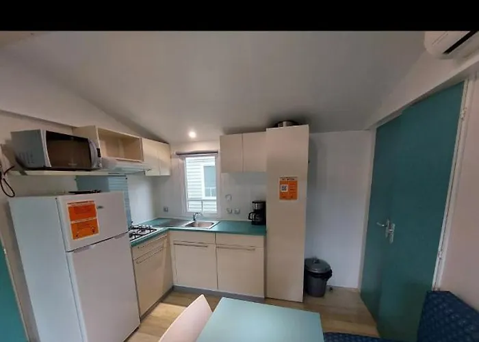 Mobile 4 Etoiles Drome 营地